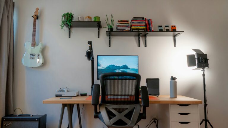 The Ultimate Remote Work Desk Setup Guide: A Product Researcher’s Deep Dive